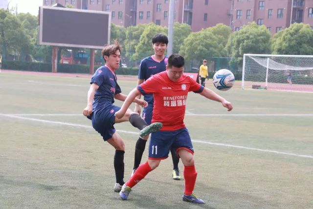 输给日本的中国男篮，教练理念差异显著